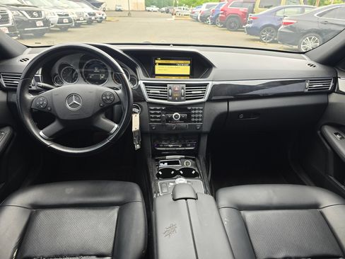 Used 2010 Mercedes-Benz E 350 4MATIC Sedan image 18