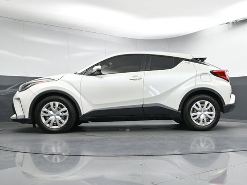 Used 2020 Toyota C-HR LE FWD image 28