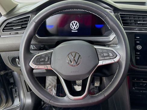 Used 2023 Volkswagen Tiguan SE image 14