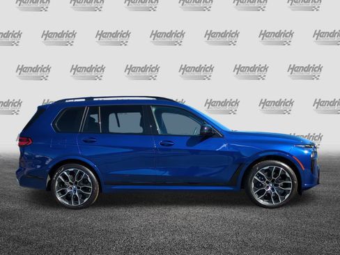 Used 2025 BMW X7 M60i image 11
