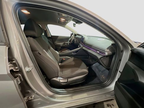 Used 2024 Hyundai Elantra SEL image 21