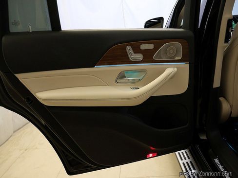 Used 2023 Mercedes-Benz GLS 450 4MATIC image 31