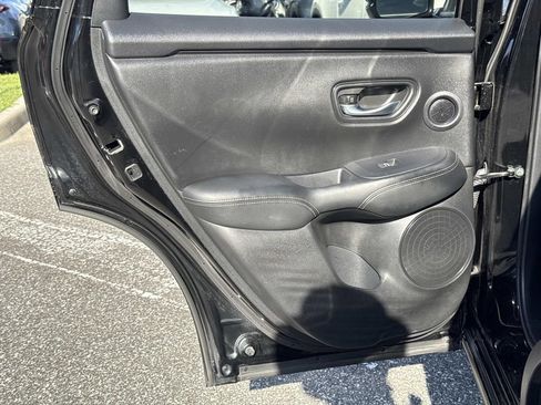 Used 2025 Honda HR-V EX-L image 12