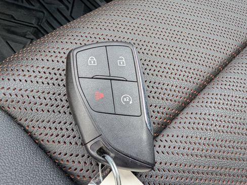 Used 2025 GMC Canyon AT4 w/ Technology Plus Package AWD/4WD image 35