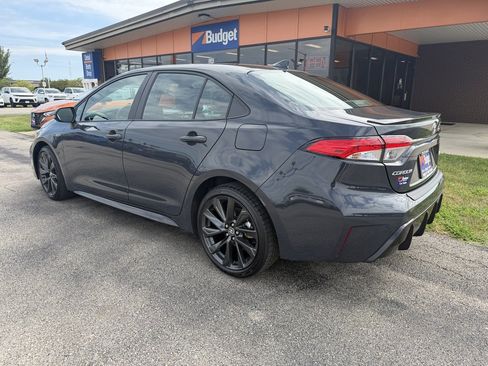 Used 2025 Toyota Corolla SE FWD image 3