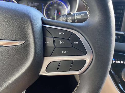 Used 2023 Chrysler Voyager LX FWD image 19