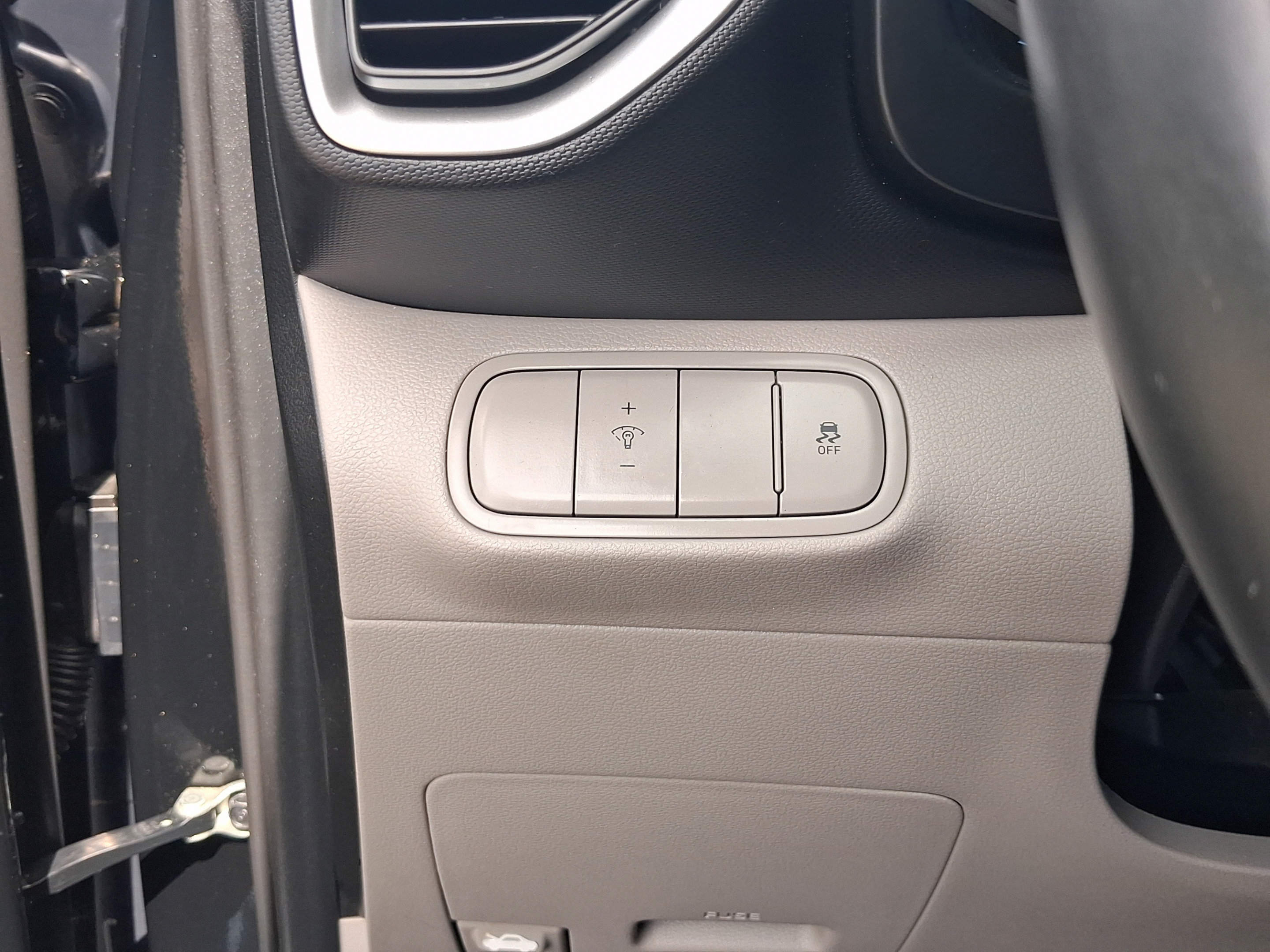 Used 2025 Hyundai Venue SEL FWD image 18
