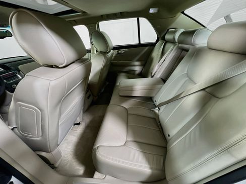 Used 2011 Cadillac DTS Luxury FWD image 23