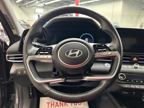 Used 2025 Hyundai Elantra Limited FWD image 24