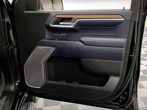 Used 2022 Chevrolet Silverado 1500 High Country w/ High Country Premium Package image 19