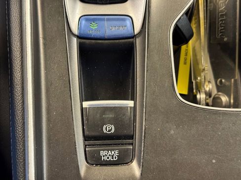 Used 2018 Honda Accord Touring image 40