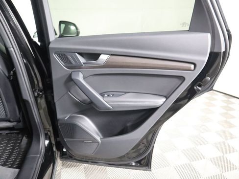 Certified 2021 Audi Q5 2.0T Premium Plus w/ Premium Plus Package image 28