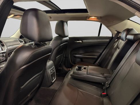 Used 2018 Chrysler 300 Touring L AWD/4WD image 35