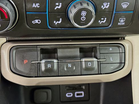 Used 2023 GMC Acadia Denali AWD/4WD image 18