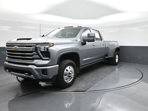 Used 2024 Chevrolet Silverado 3500 High Country w/ Technology Package AWD/4WD image 1