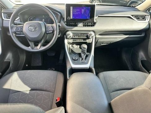 Used 2025 Toyota RAV4 XLE AWD/4WD image 15