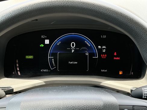 Used 2025 Toyota Camry LE FWD image 19