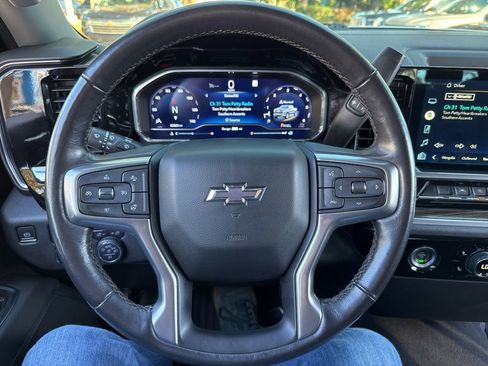 Used 2022 Chevrolet Silverado 1500 RST image 25