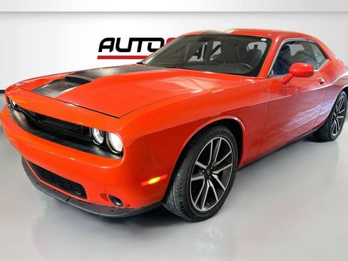 Used 2023 Dodge Challenger R/T RWD image 3