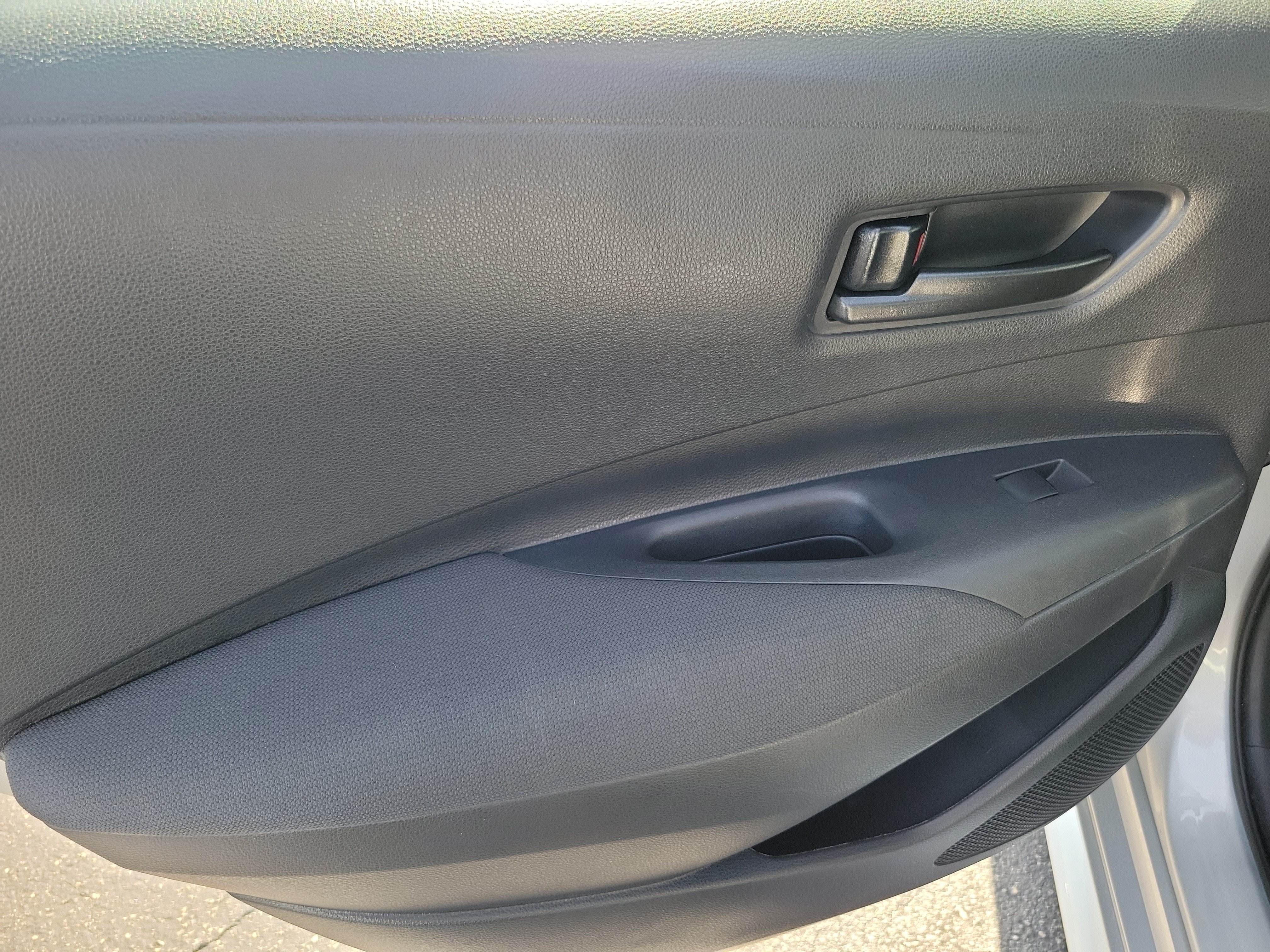 Used 2024 Toyota Corolla LE FWD image 11