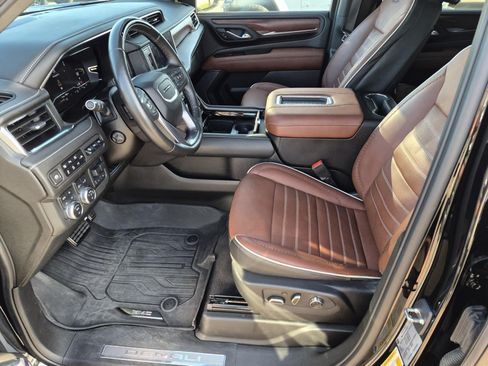 Used 2023 GMC Yukon Denali Ultimate w/ LPO, Floor Liner Package AWD/4WD image 12