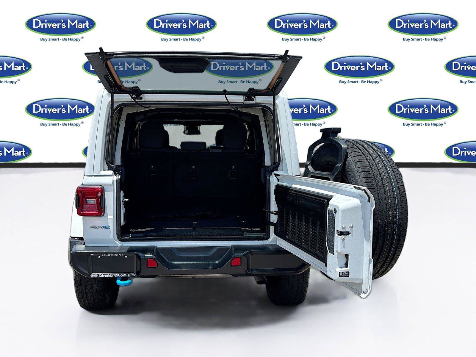 Used 2024 Jeep Wrangler Unlimited Sahara AWD/4WD image 25