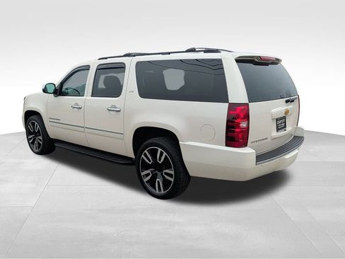 Used 2014 Chevrolet Suburban LTZ image 5