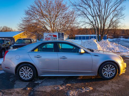 Used 2010 Cadillac CTS Luxury image 2