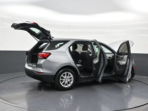 Used 2024 Chevrolet Equinox LS FWD image 33