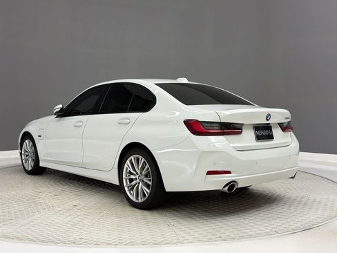 Used 2023 BMW 330e w/ Driving Assistance Package RWD image 3