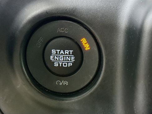 Used 2023 Jeep Wrangler Unlimited w/ Cold Weather Group image 21