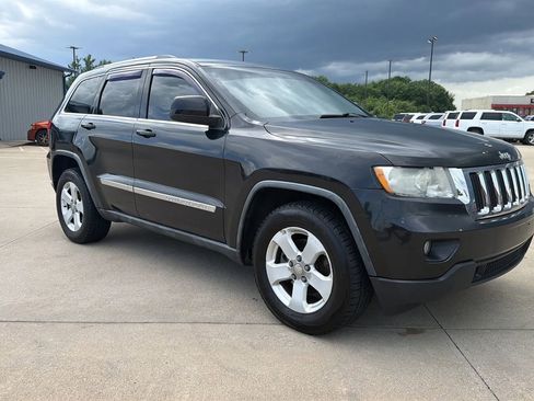 Used 2011 Jeep Grand Cherokee Laredo AWD/4WD image 28