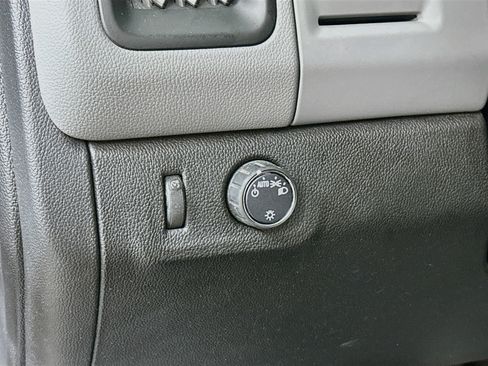 Used 2021 Chevrolet Colorado W/T w/ WT Convenience Package RWD image 10