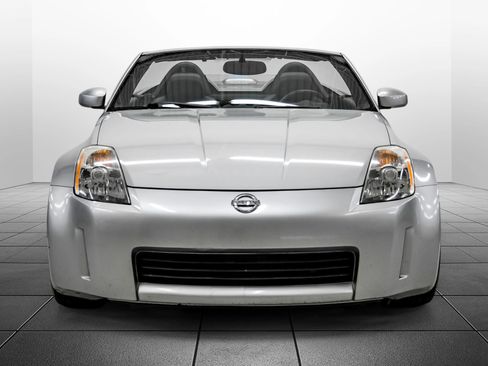 Used 2005 Nissan 350Z Touring RWD image 5