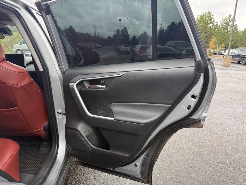 Used 2025 Toyota RAV4 XLE AWD/4WD image 29