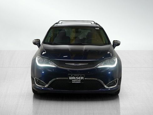 Used 2020 Chrysler Pacifica Limited w/ 8-pass Seating Package image 8