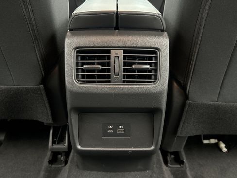 Used 2023 Nissan Rogue SV AWD/4WD image 20