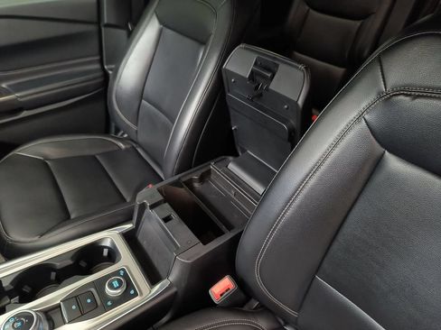 Used 2020 Ford Explorer XLT w/ Equipment Group 202A AWD/4WD image 28