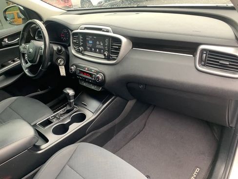 Used 2019 Kia Sorento FWD w/ LX Convenience Package image 19