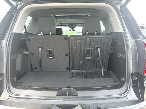 Used 2023 GMC Acadia SLE w/ Driver Convenience Package FWD image 26