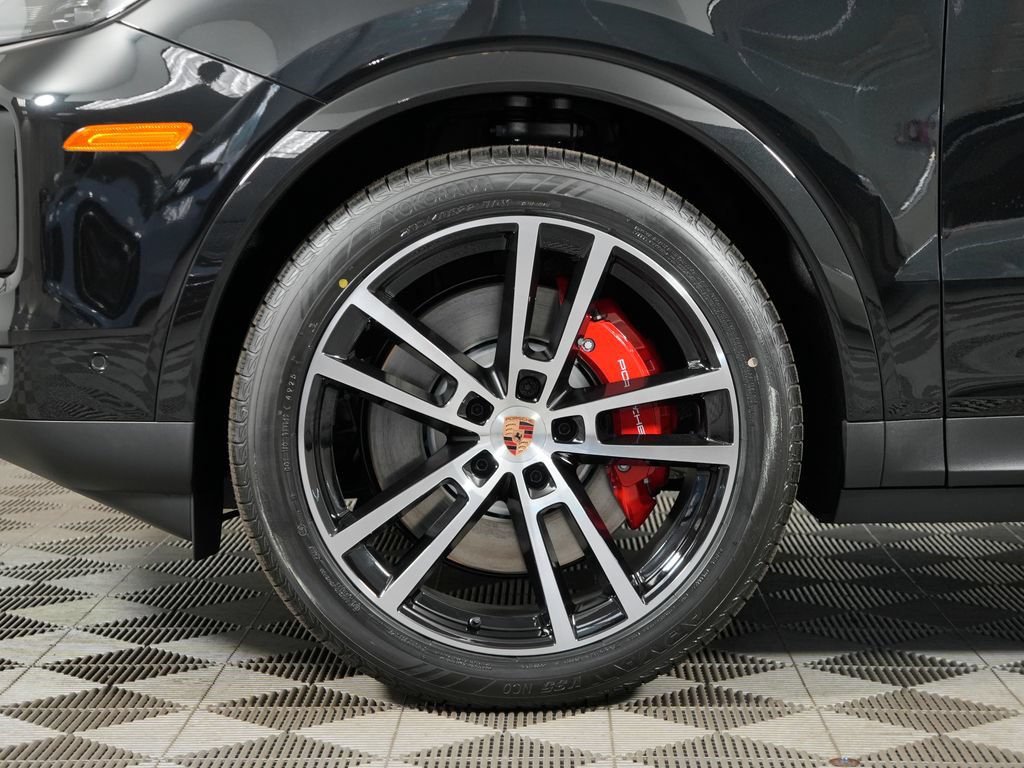 Certified 2026 Porsche Cayenne S AWD/4WD image 12
