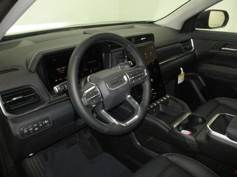 New 2026 GMC Terrain Denali AWD/4WD image 17