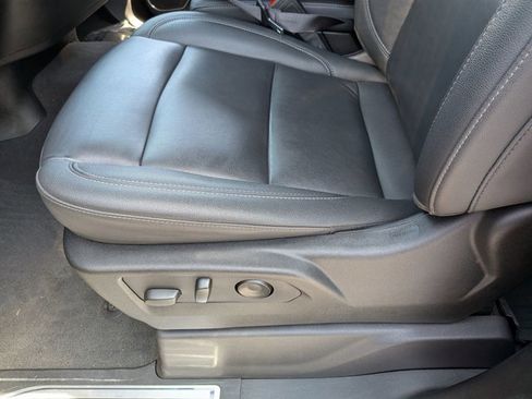 Used 2024 Chevrolet Silverado 1500 LT AWD/4WD image 12