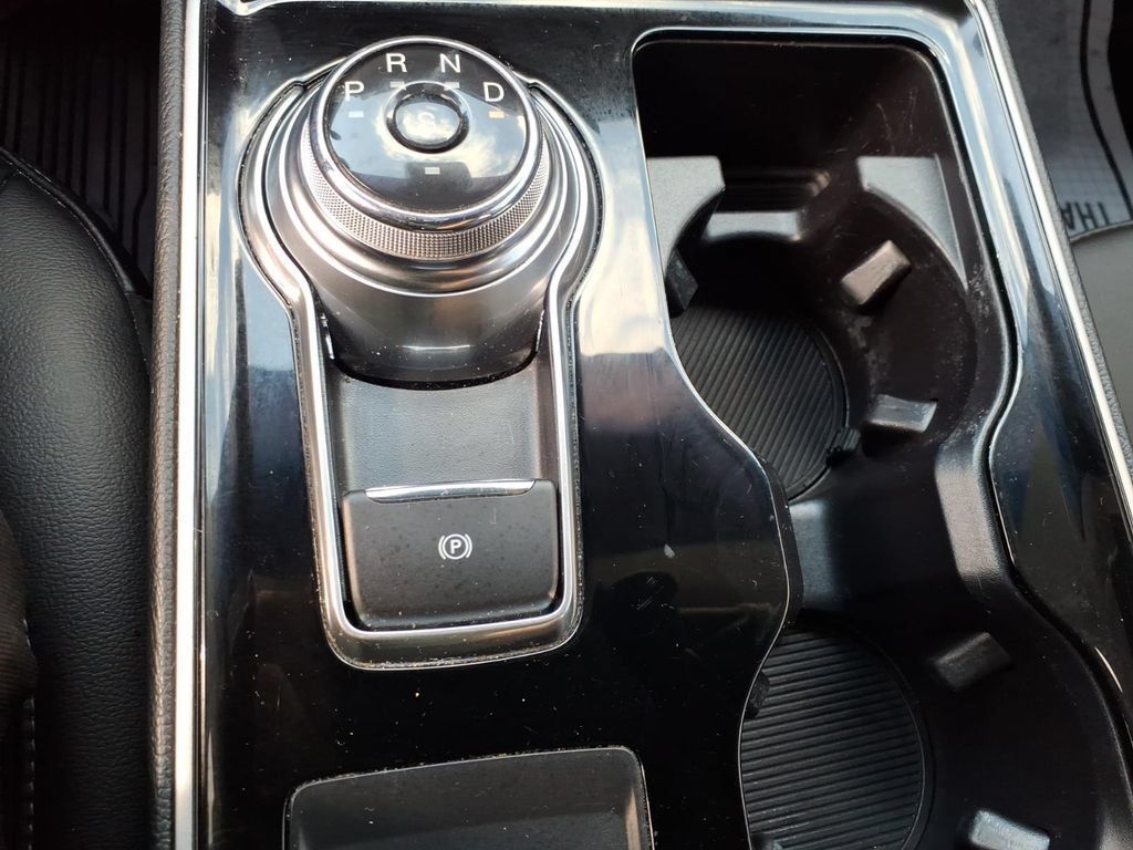 Used 2019 Ford Edge SEL w/ Equipment Group 201A AWD/4WD image 26