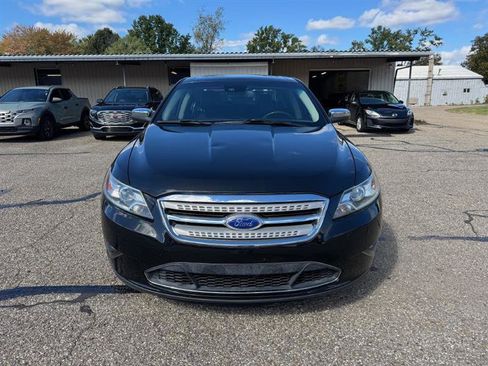 Used 2012 Ford Taurus Limited FWD image 2