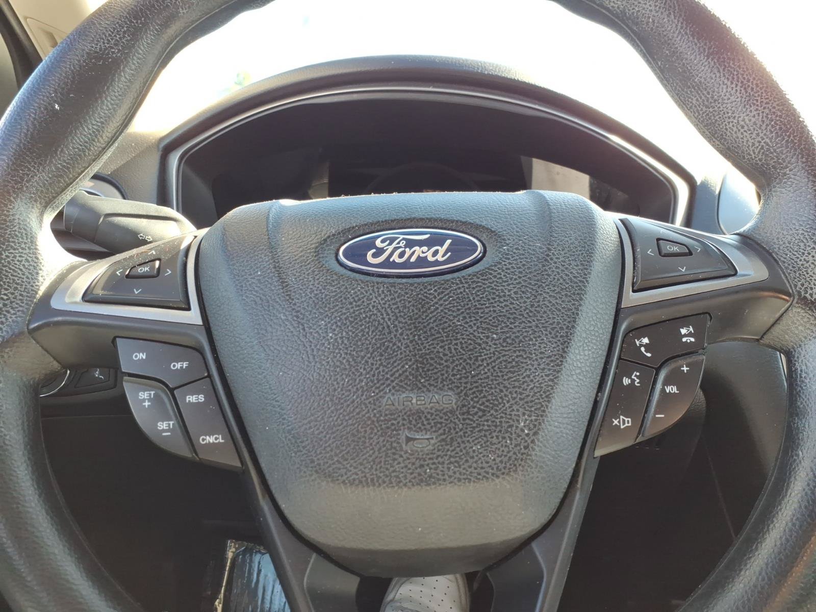 Used 2018 Ford Fusion SE w/ Fusion SE Technology Package FWD image 24
