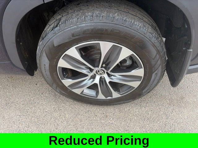 Used 2020 Toyota Highlander XLE AWD/4WD image 48