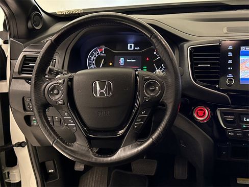 Certified 2022 Honda Ridgeline Black Edition image 15