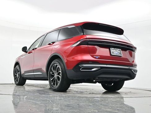 Used 2025 Lincoln Nautilus Premier image 51