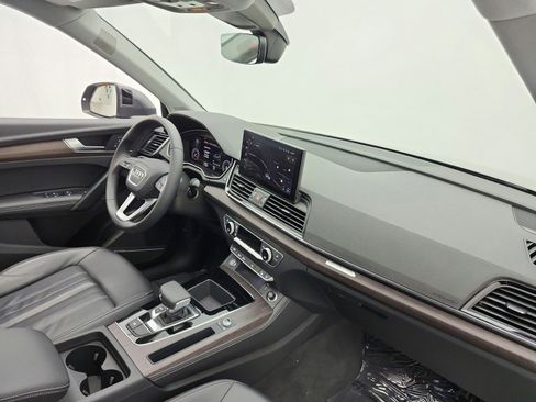 Used 2023 Audi Q5 2.0T Premium Plus w/ Premium Plus Package AWD/4WD image 19